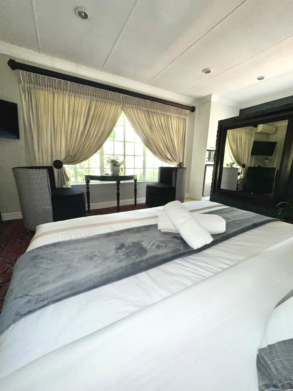Room 1 executive king room at Cherry Nest